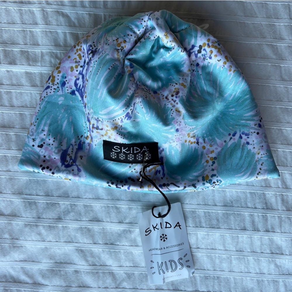 NWT Skida Kids Alpine Hat in Blue and White Floral Print